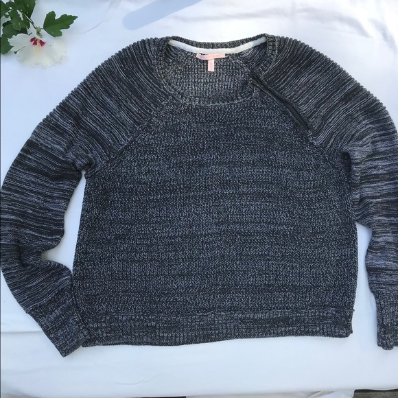 shoulder zipper sweater